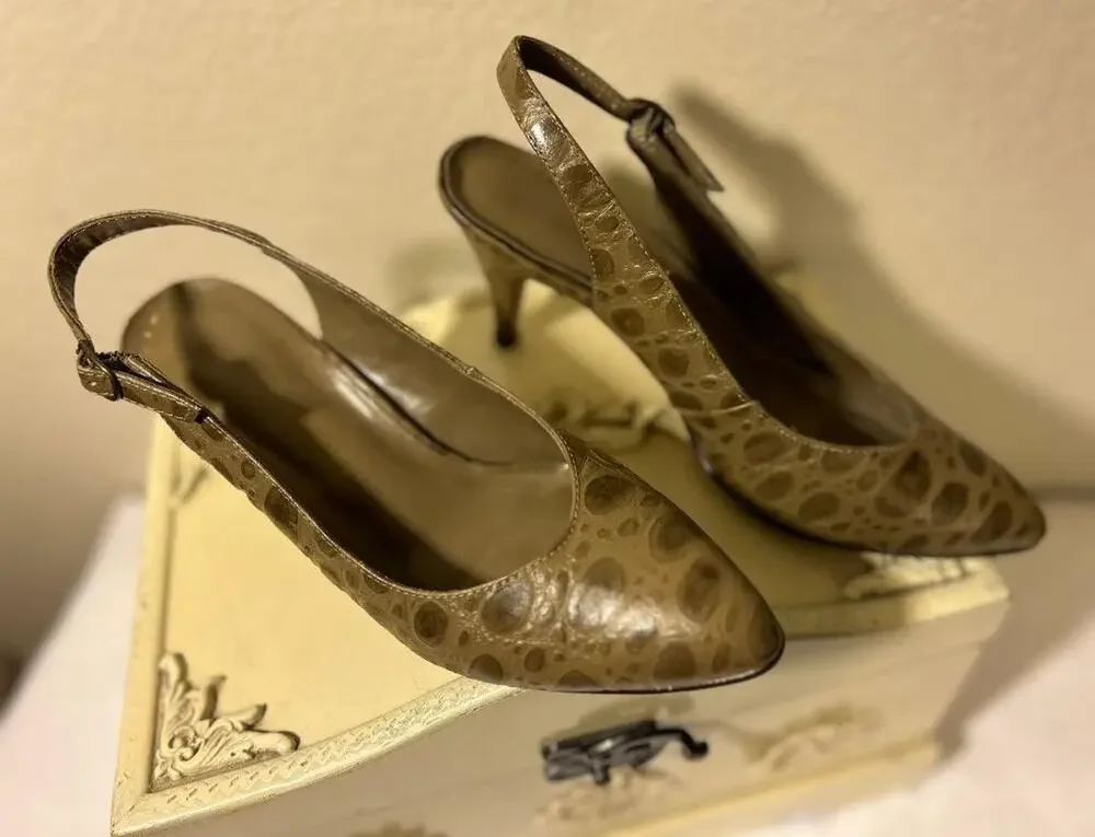 Vtg Taupe Leather Faux Croc design Sling Back Heels, Lana, Made in Brazil, SZ 7